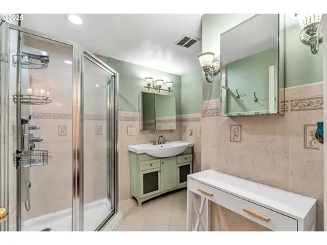 20333 S Sweetwood Lane Oregon City OR 97045