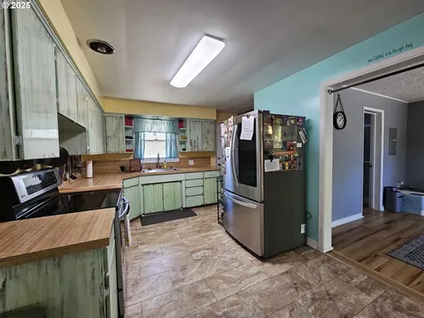 1899 Linnell Avenue Roseburg OR 97471