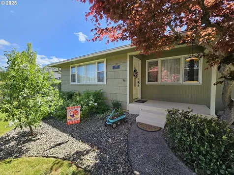 1899 Linnell Avenue Roseburg OR 97471