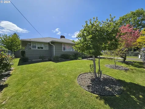 1899 Linnell Avenue Roseburg OR 97471