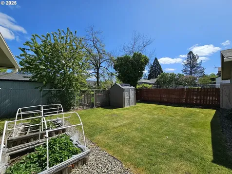 1899 Linnell Avenue Roseburg OR 97471