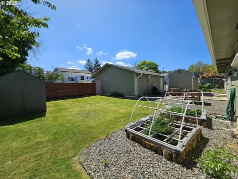 1899 Linnell Avenue Roseburg OR 97471