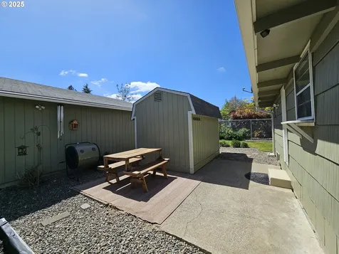 1899 Linnell Avenue Roseburg OR 97471