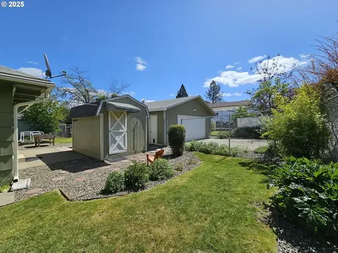 1899 Linnell Avenue Roseburg OR 97471