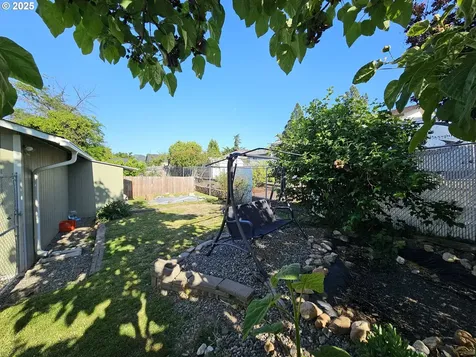 1899 Linnell Avenue Roseburg OR 97471