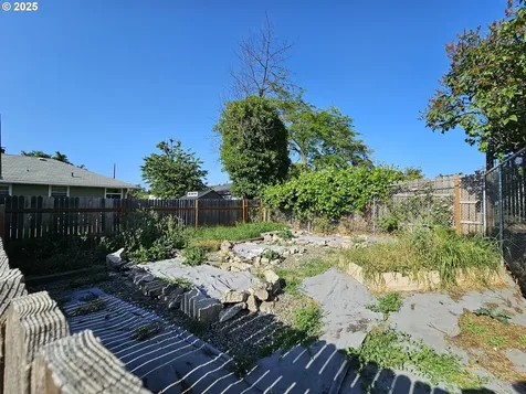 1899 Linnell Avenue Roseburg OR 97471
