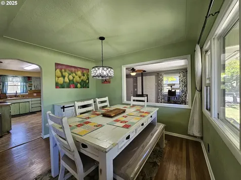 1899 Linnell Avenue Roseburg OR 97471