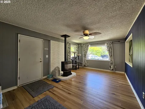 1899 Linnell Avenue Roseburg OR 97471