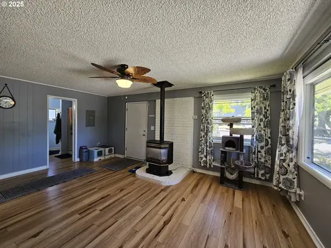 1899 Linnell Avenue Roseburg OR 97471