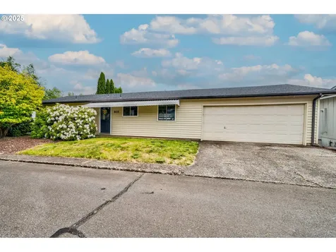 935 Genie Street SE Salem OR 97306