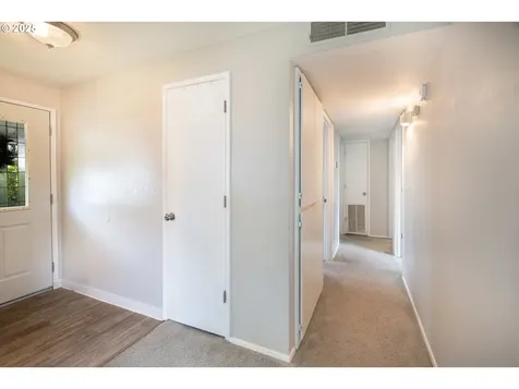 935 Genie Street SE Salem OR 97306