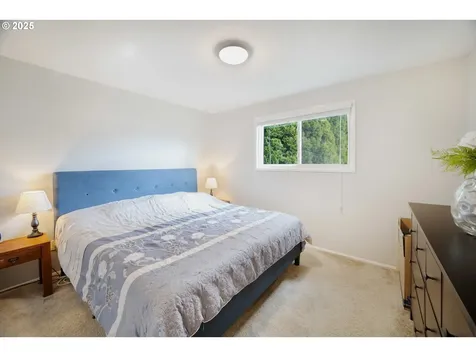 935 Genie Street SE Salem OR 97306