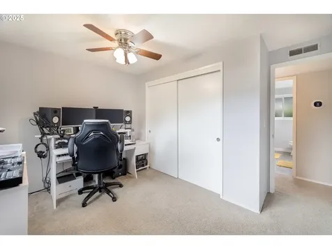 935 Genie Street SE Salem OR 97306