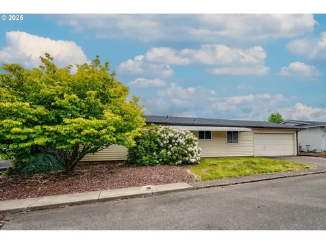 935 Genie Street SE Salem OR 97306