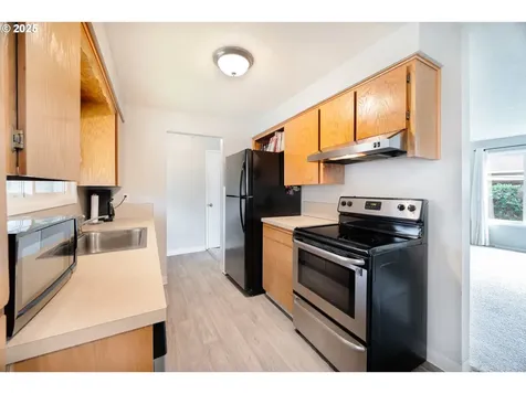 935 Genie Street SE Salem OR 97306