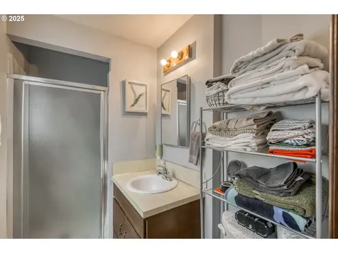 642 SW Cherry Park Road Troutdale OR 97060