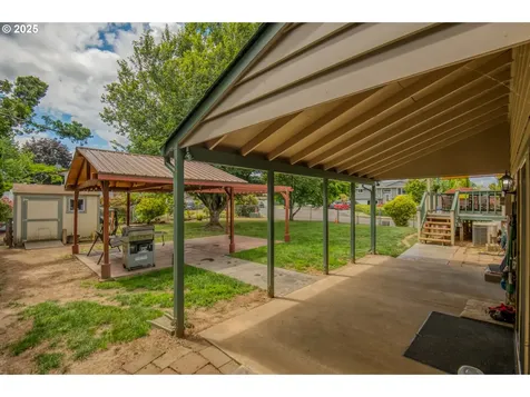 642 SW Cherry Park Road Troutdale OR 97060