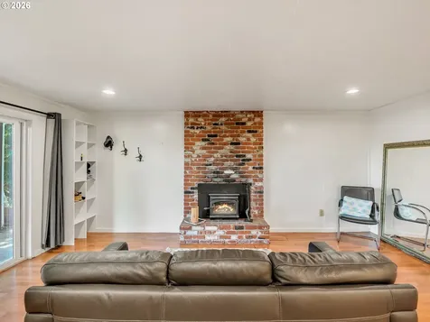 343 Cumberland Street Astoria OR 97103