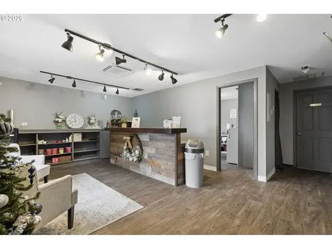 17641 SE Stark Street Portland OR 97233