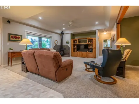 4300 Kahoe Drive Hood River OR 97031