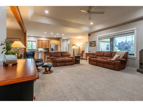 4300 Kahoe Drive Hood River OR 97031