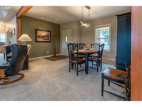 4300 Kahoe Drive Hood River OR 97031