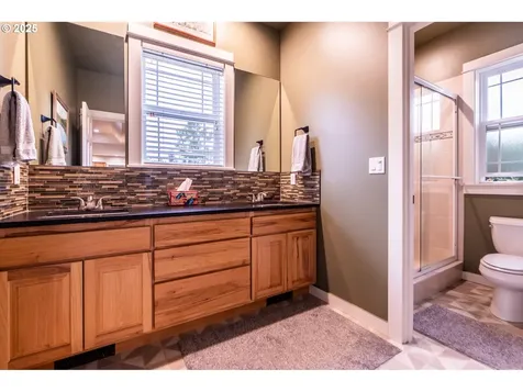 4300 Kahoe Drive Hood River OR 97031