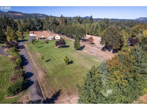 4300 Kahoe Drive Hood River OR 97031