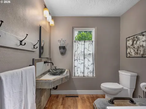 624 NE Edison Street Hillsboro OR 97124