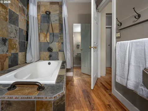624 NE Edison Street Hillsboro OR 97124