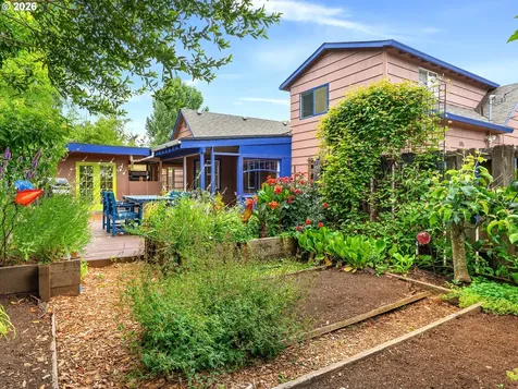 624 NE Edison Street Hillsboro OR 97124