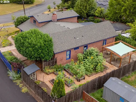 624 NE Edison Street Hillsboro OR 97124