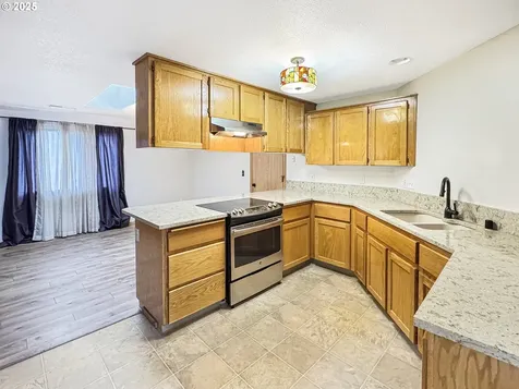 17606 SE 22nd Street Vancouver WA 98683