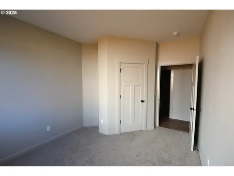 871 Oakleaf Way Silverton OR 97381