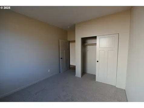 871 Oakleaf Way Silverton OR 97381