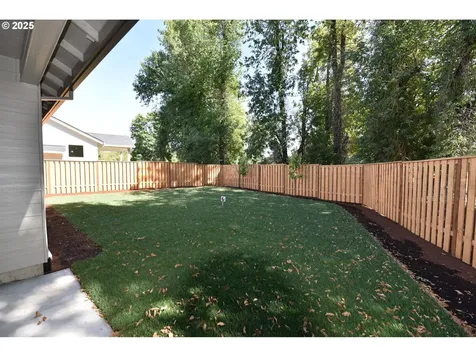 871 Oakleaf Way Silverton OR 97381