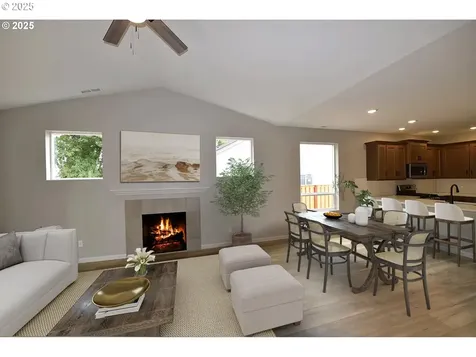 871 Oakleaf Way Silverton OR 97381