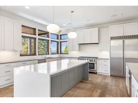 8718 NW Terraceview Court Portland OR 97229