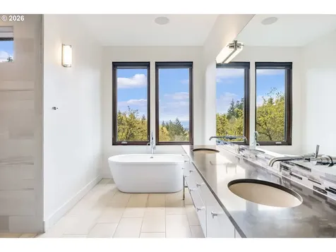 8718 NW Terraceview Court Portland OR 97229