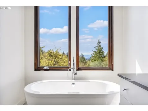 8718 NW Terraceview Court Portland OR 97229