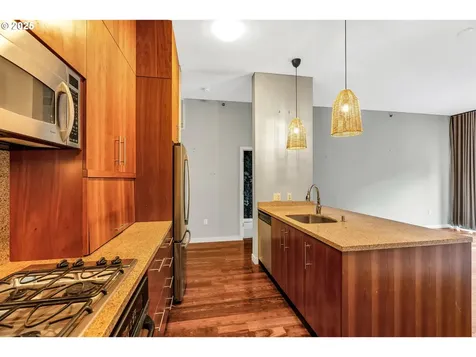 922 NW 11th Avenue Portland OR 97209