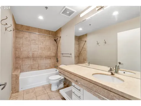 922 NW 11th Avenue Portland OR 97209