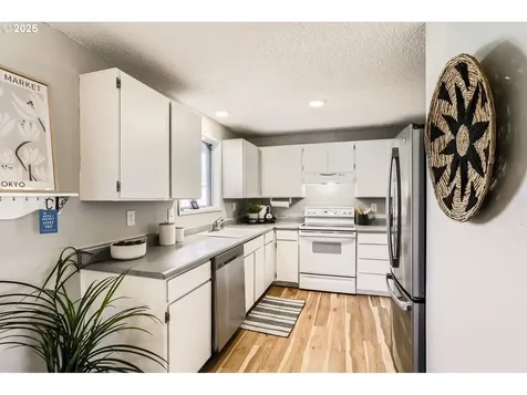 10835 SW 62nd Place Portland OR 97219
