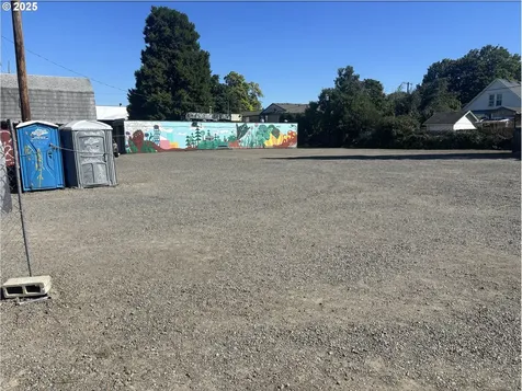 7700 SE Stark Street Portland OR 97215