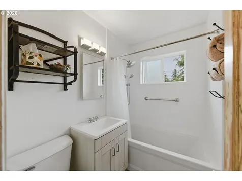 1729 Cottonwood Avenue Coos Bay OR 97420