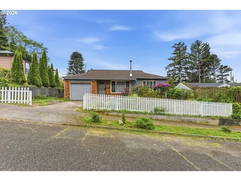 1729 Cottonwood Avenue Coos Bay OR 97420