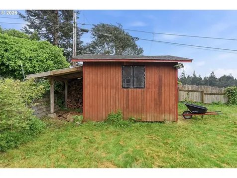 1729 Cottonwood Avenue Coos Bay OR 97420
