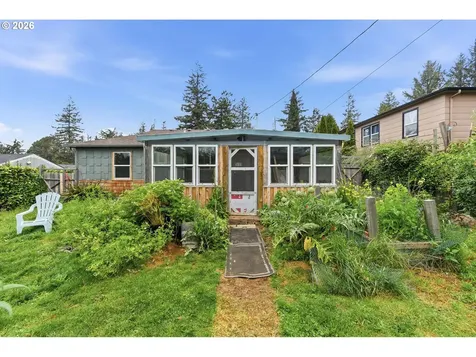 1729 Cottonwood Avenue Coos Bay OR 97420