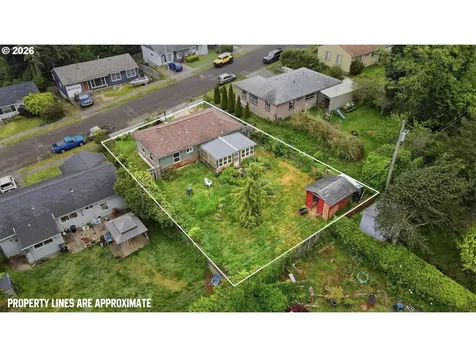 1729 Cottonwood Avenue Coos Bay OR 97420