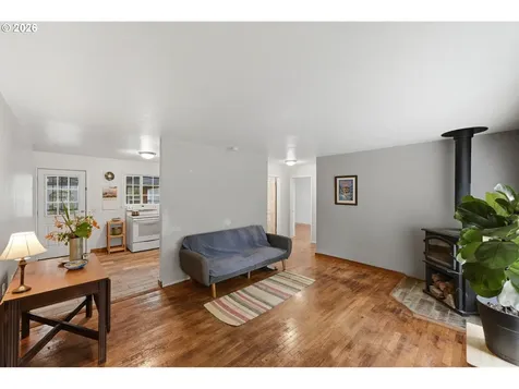 1729 Cottonwood Avenue Coos Bay OR 97420